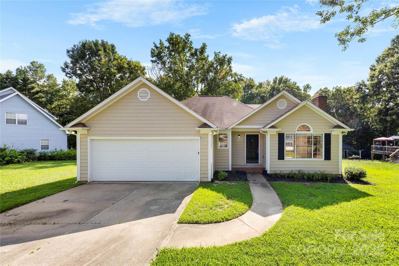 2109 Clover Bend Drive - Photo 1