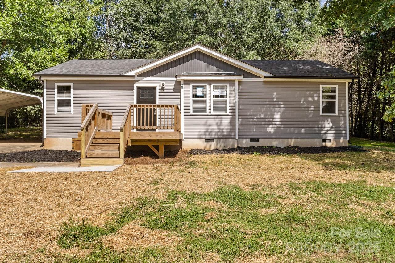 201 Big Forest Drive - Photo 1