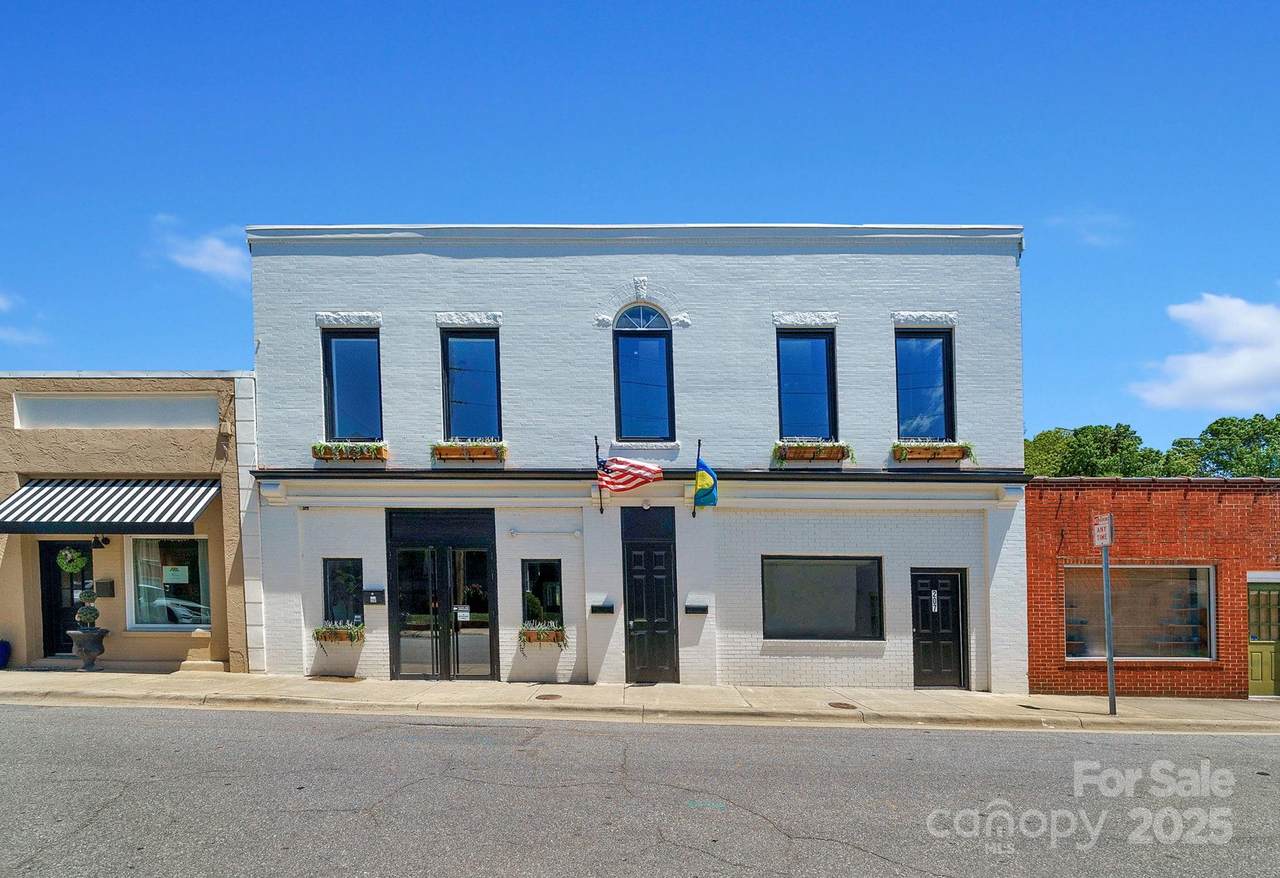 205 Academy Street - Photo 1