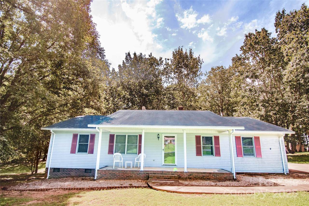 1410 Hickory Nut Lane - Photo 1