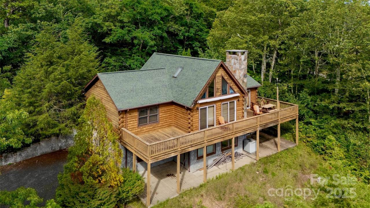 807 Pine Tree Road - Photo 1