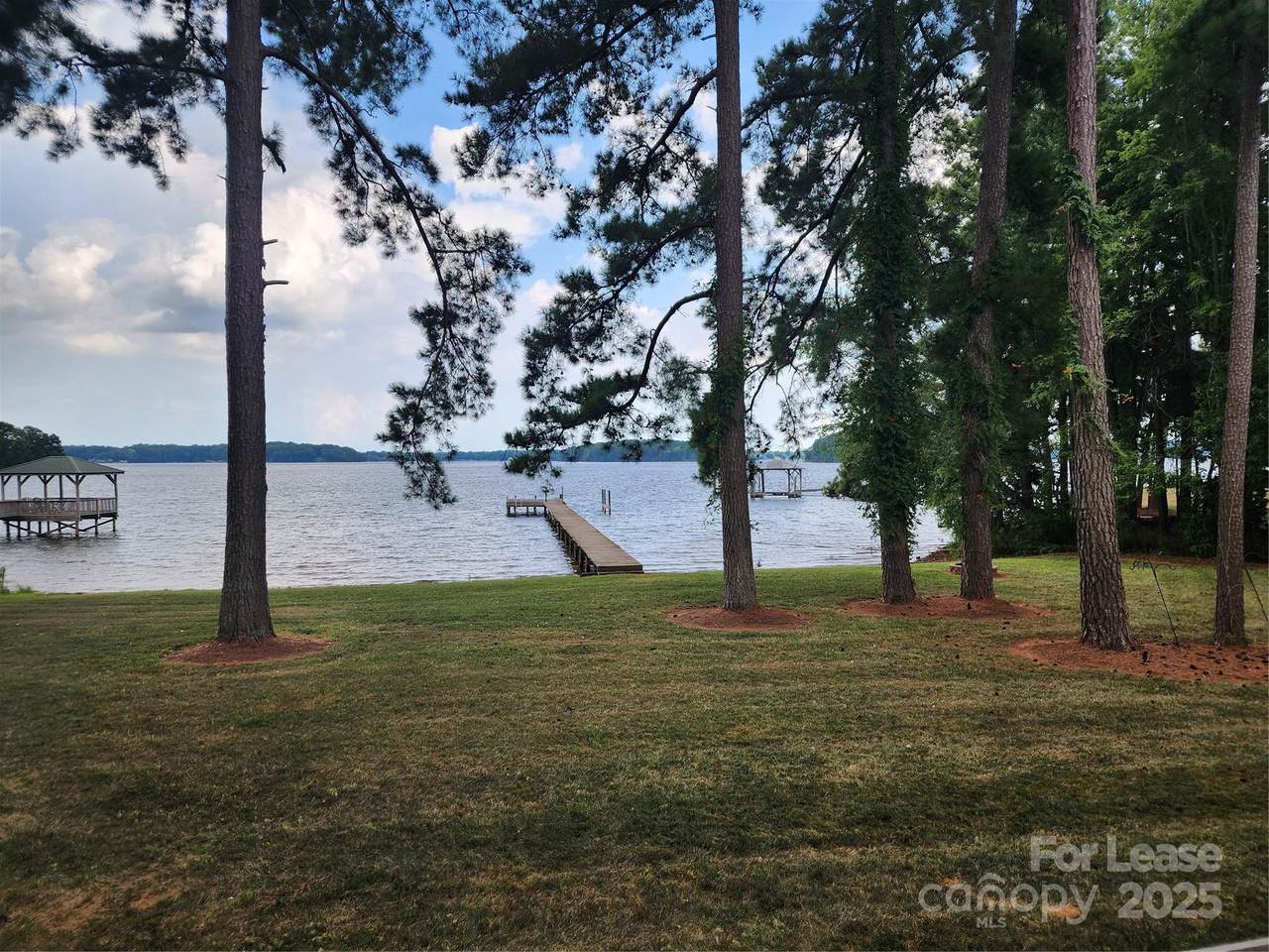 16946 Belle Isle Drive - Photo 1