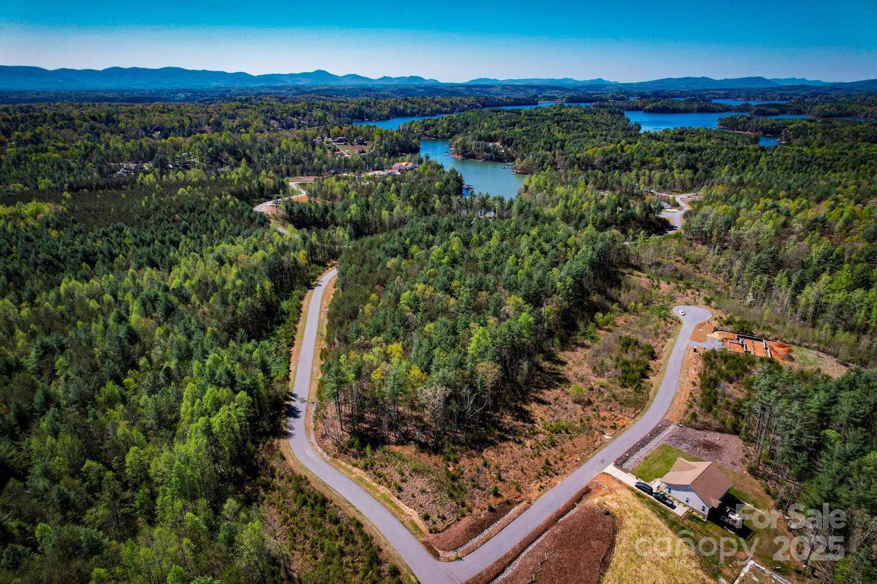 2033 Starlight Lane - Photo 1