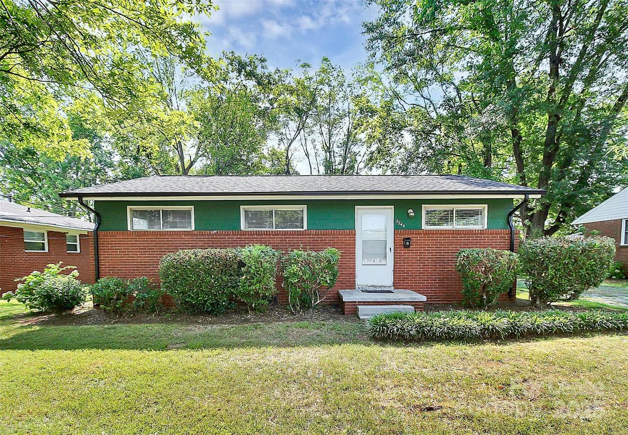 2244 English Drive - Photo 1