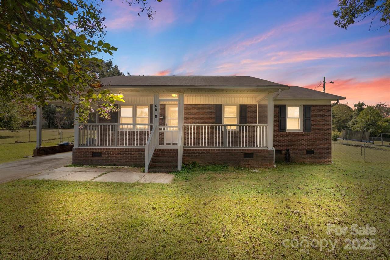 4618 Cottonwood Lane - Photo 1