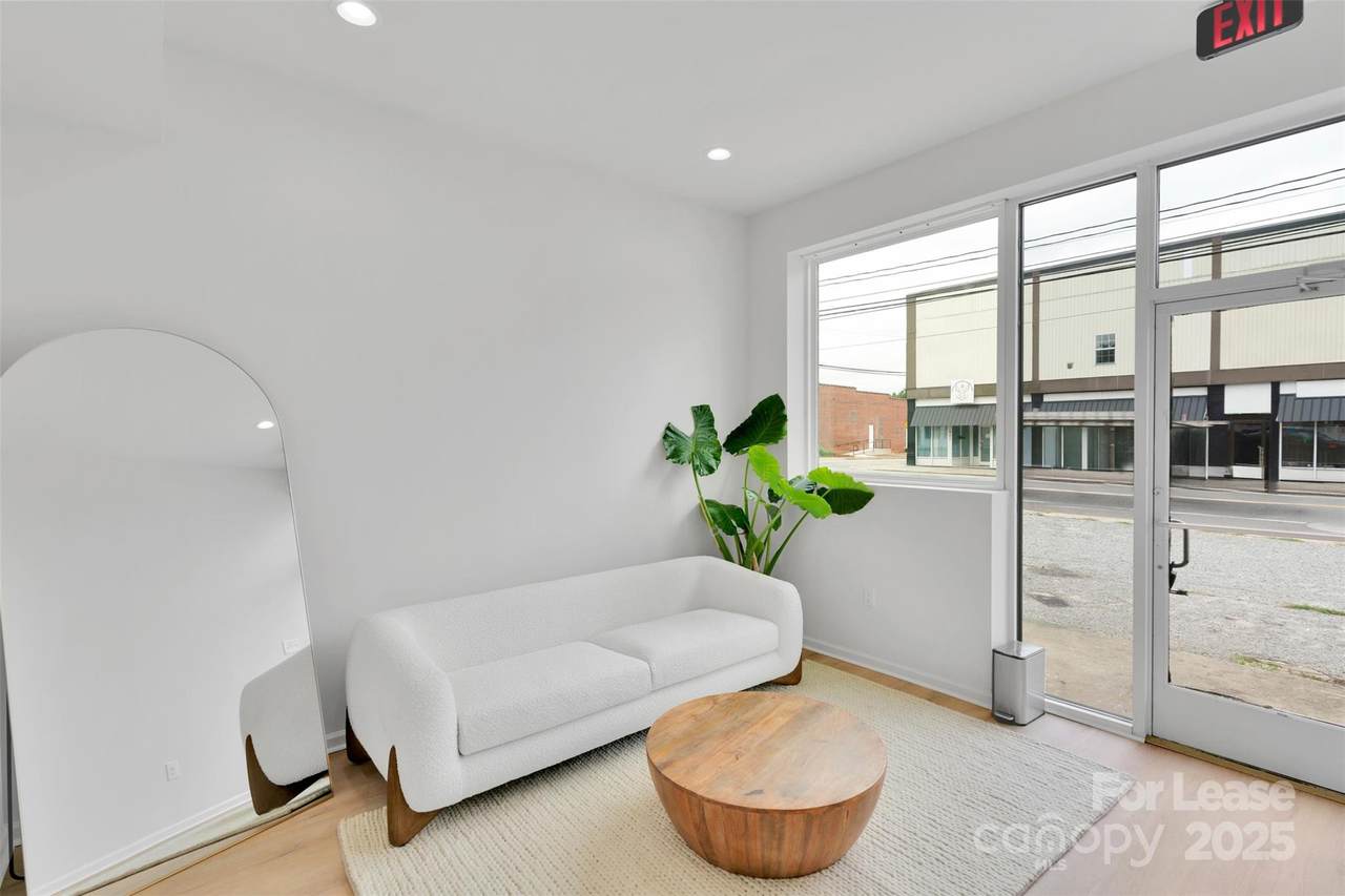 902 Main Street - Photo 1