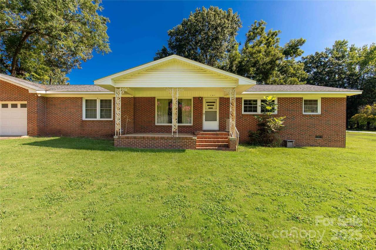 101 Stoneybrook Drive - Photo 1