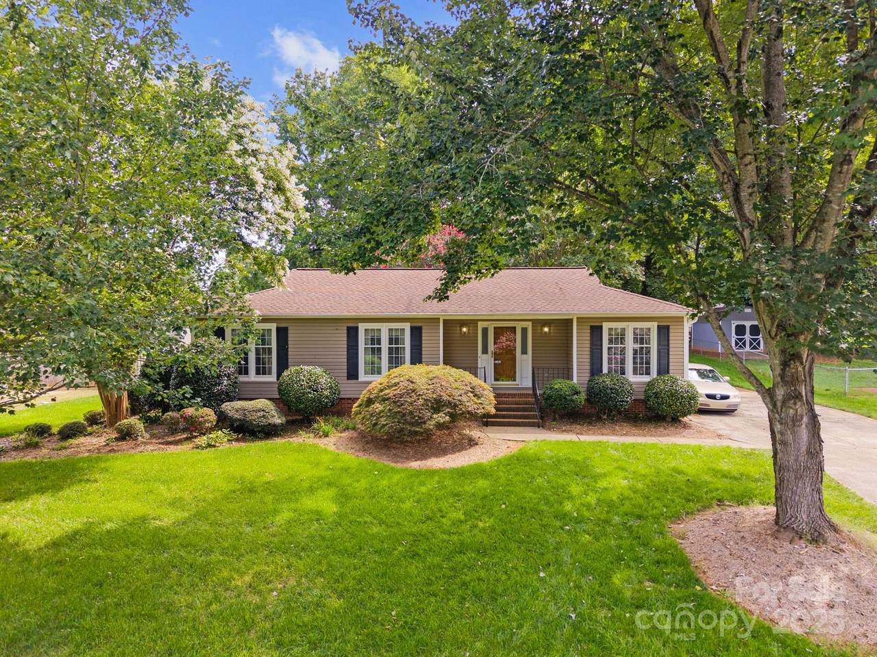 2624 Castlewood Drive - Photo 1