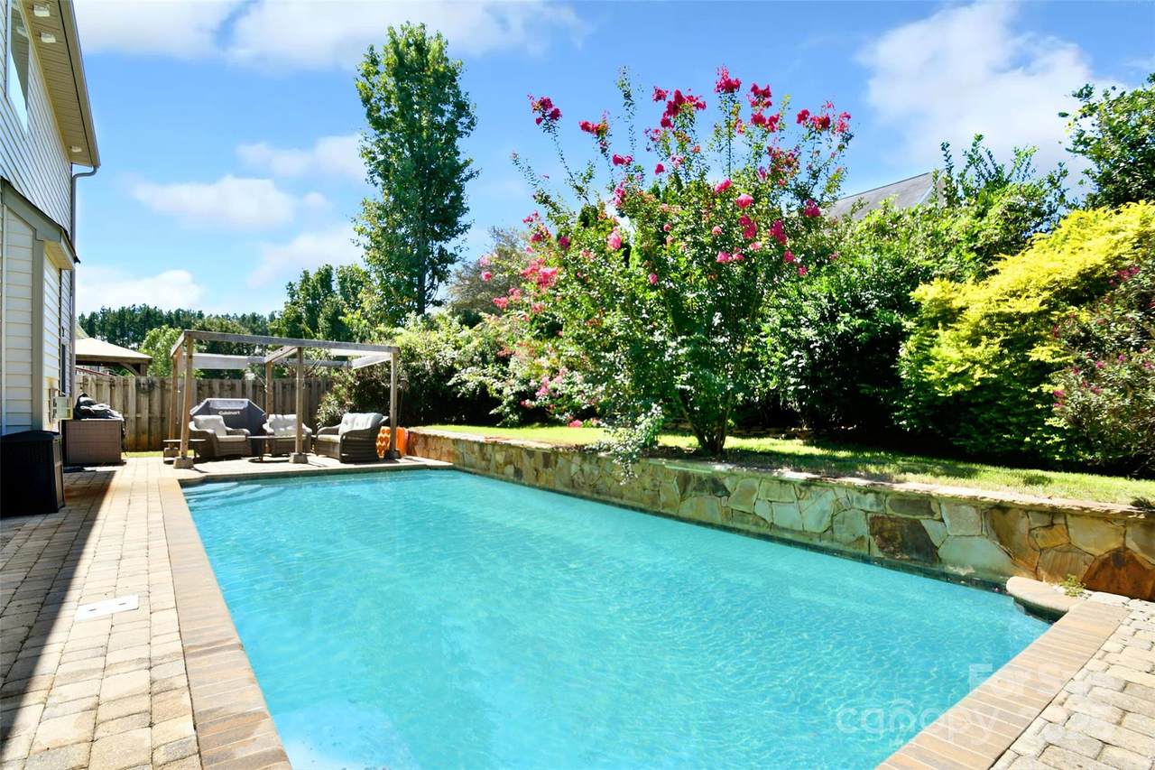 122 Karlstad Lane - Photo 1