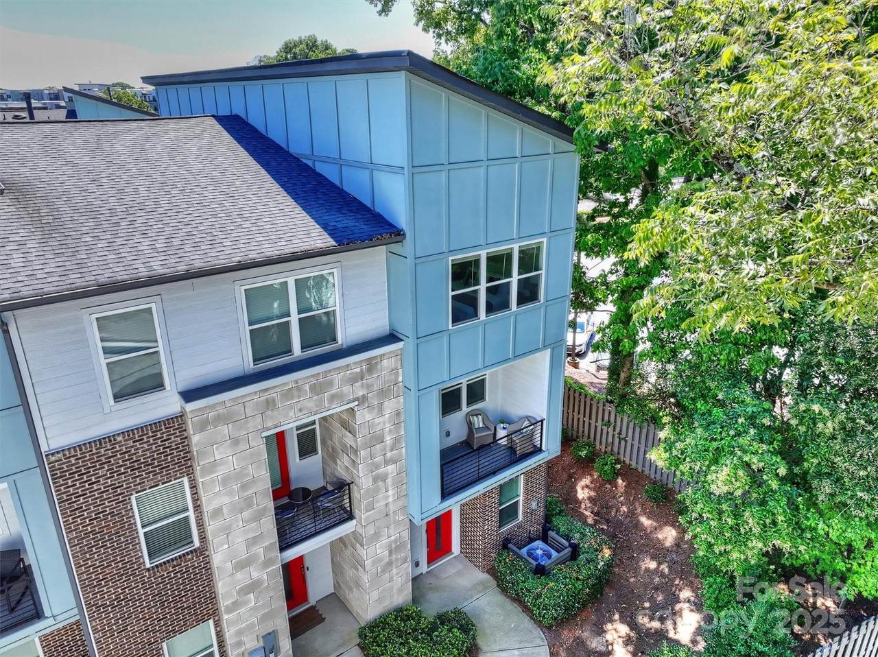 1615 Chatham Avenue - Photo 1