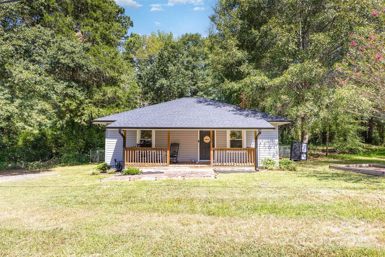 1397 Grace Avenue - Photo 1