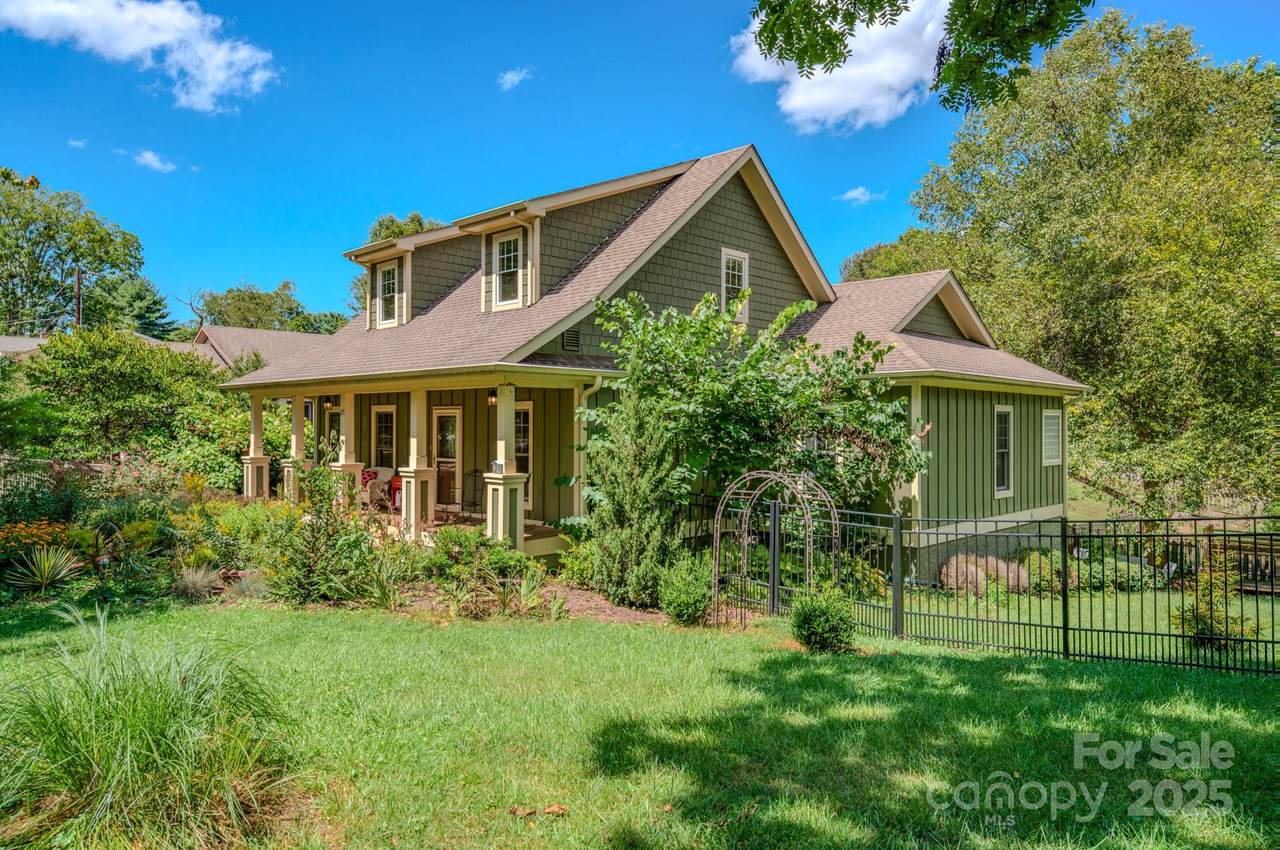 37 Moore Street - Photo 1