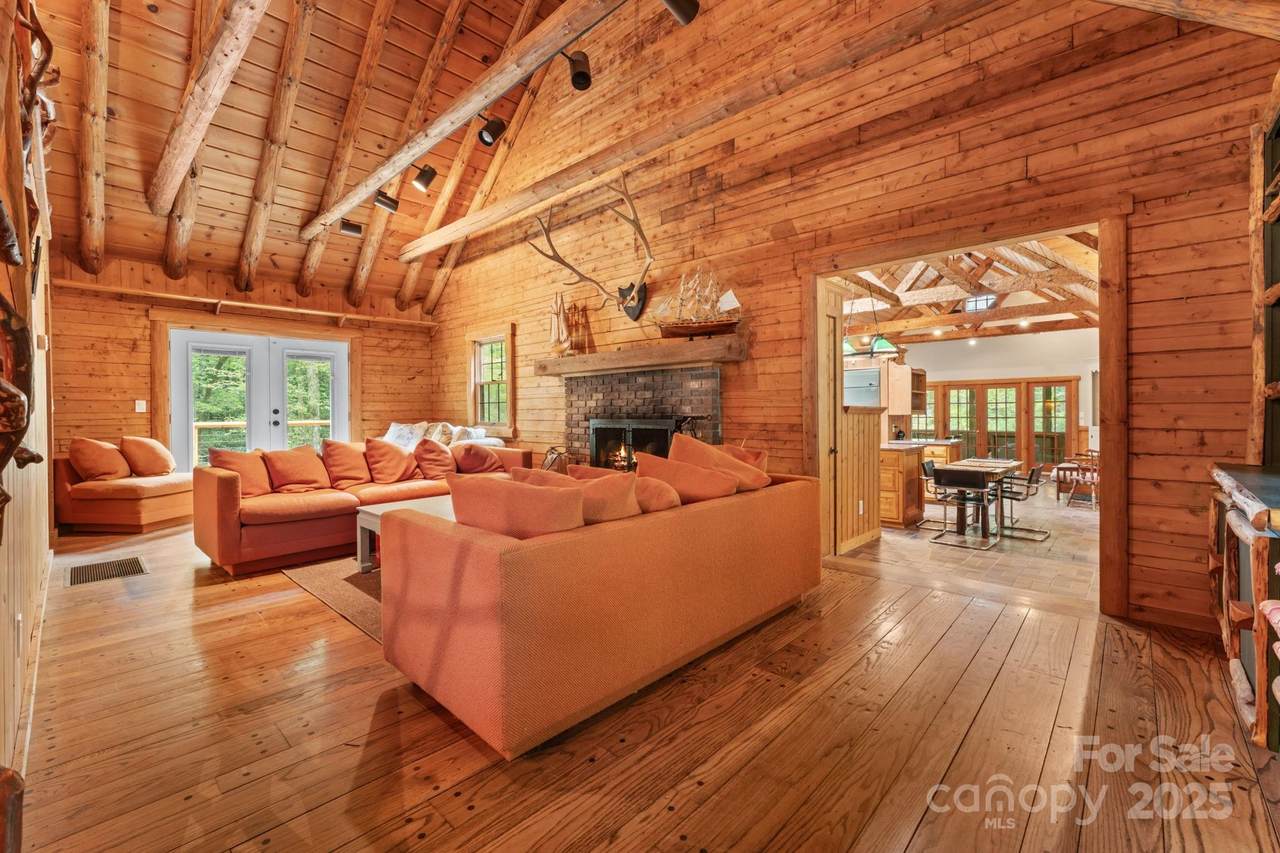 70 Wisteria Lane - Photo 1