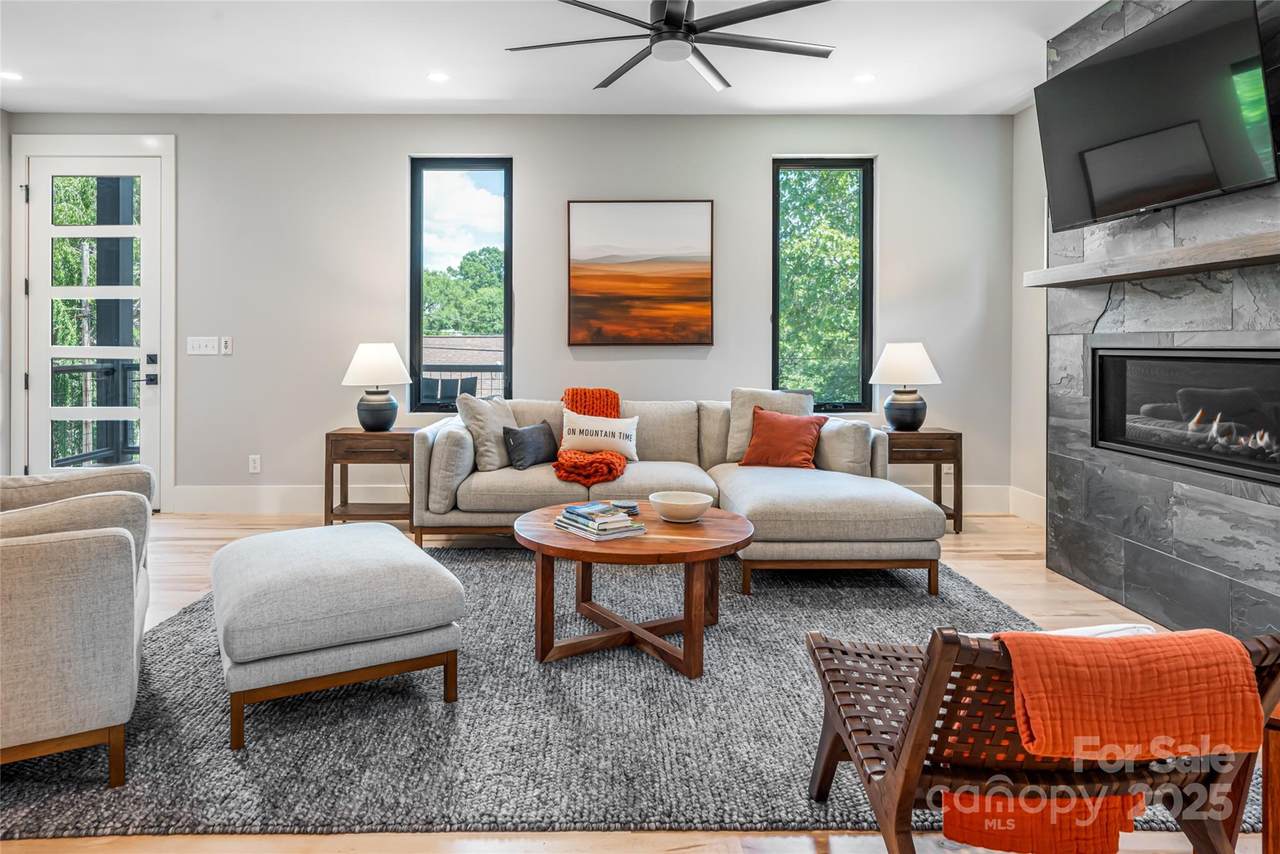 109 Richmond Avenue - Photo 1