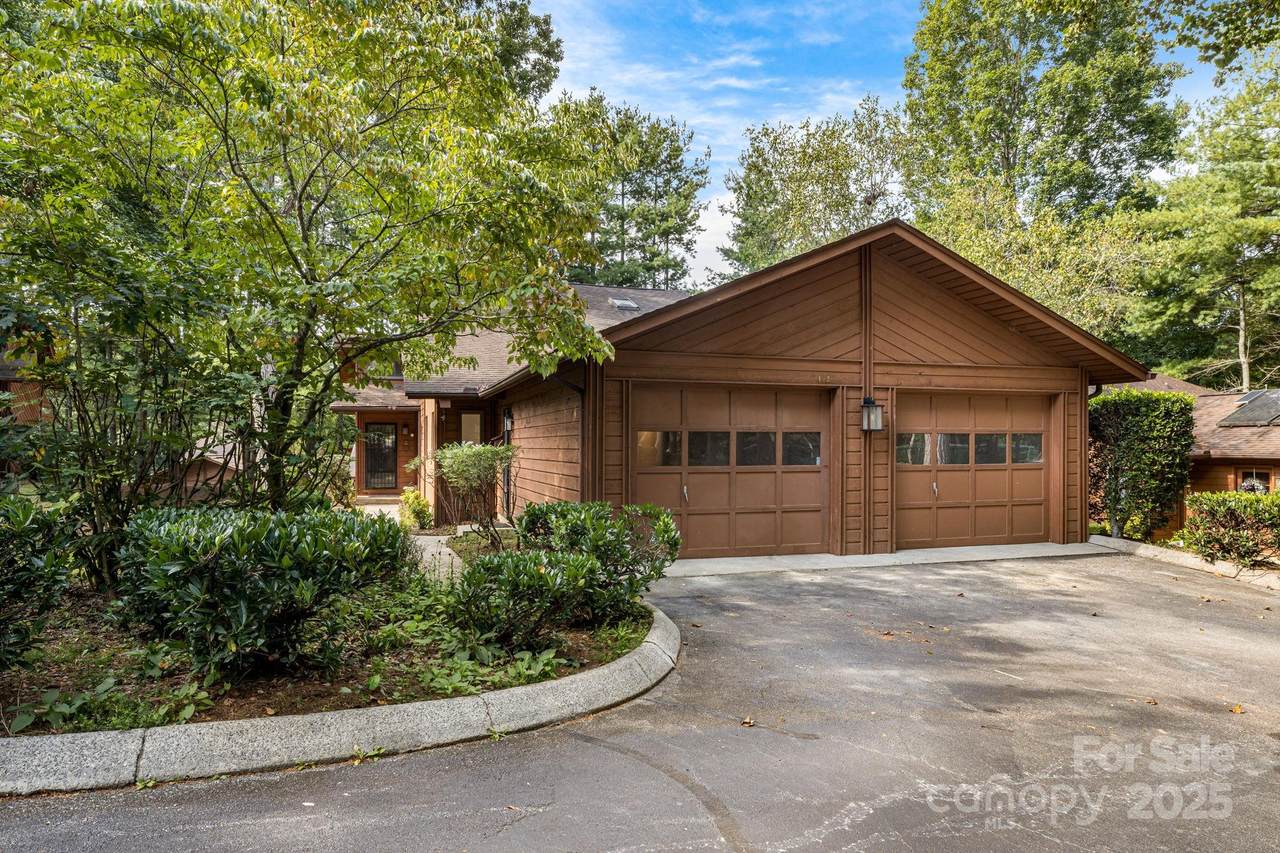 402 Woodfield Drive - Photo 1