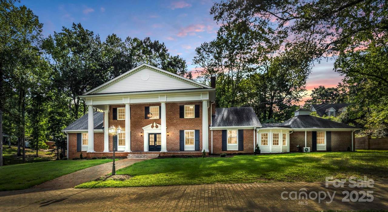 320 Country Club Acres - Photo 1