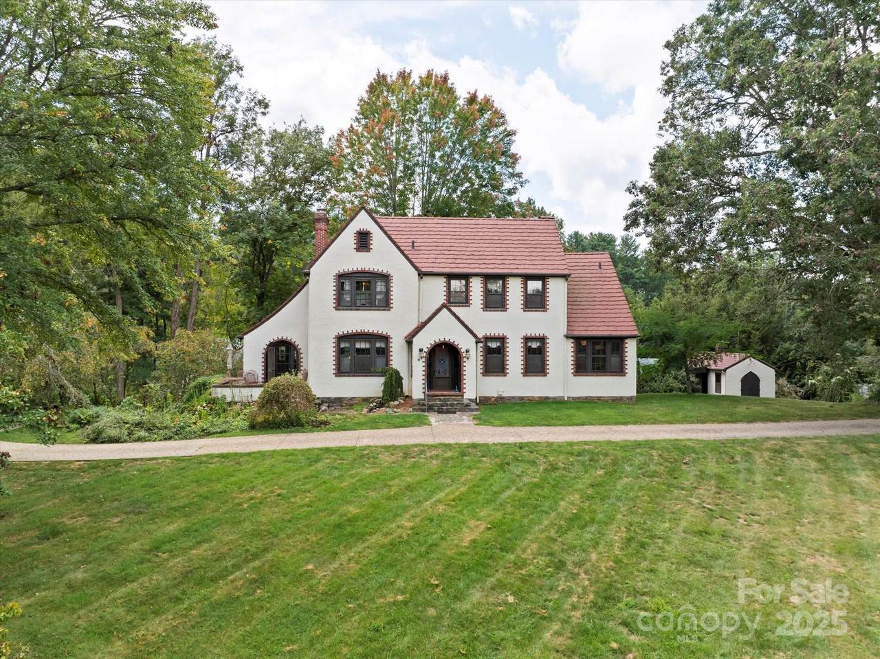 23 Greenleaf Circle - Photo 1