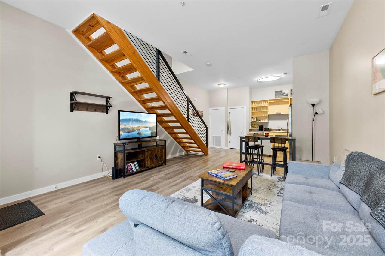 3239 Wesley Avenue - Photo 1