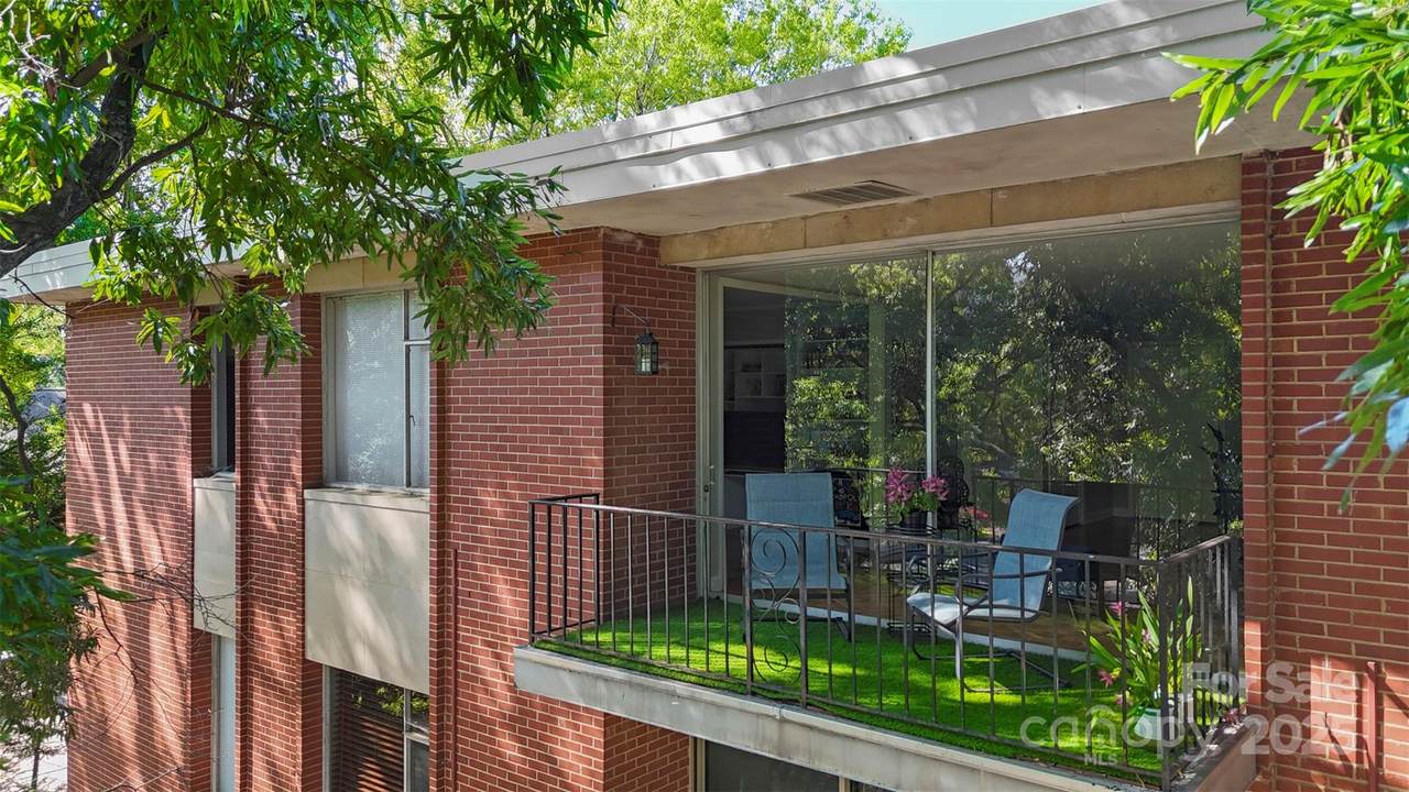 1300 Queens Road - Photo 1