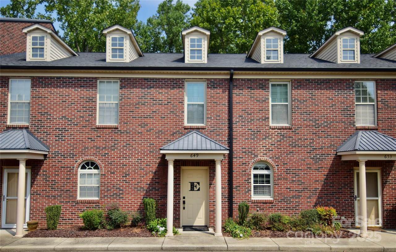 649 Camrose Circle - Photo 1