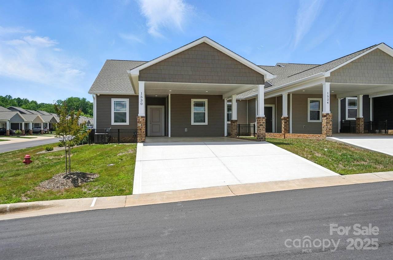 1530 29th Street - Photo 1