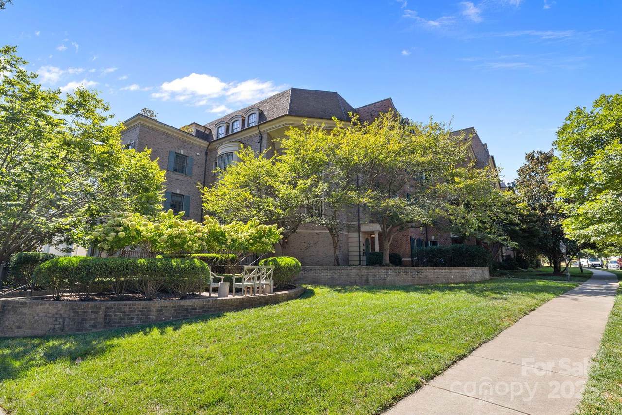 168 Cherokee Road - Photo 1