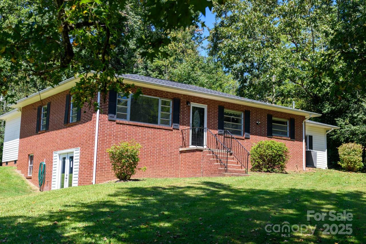 2755 Blue Creek Road - Photo 1