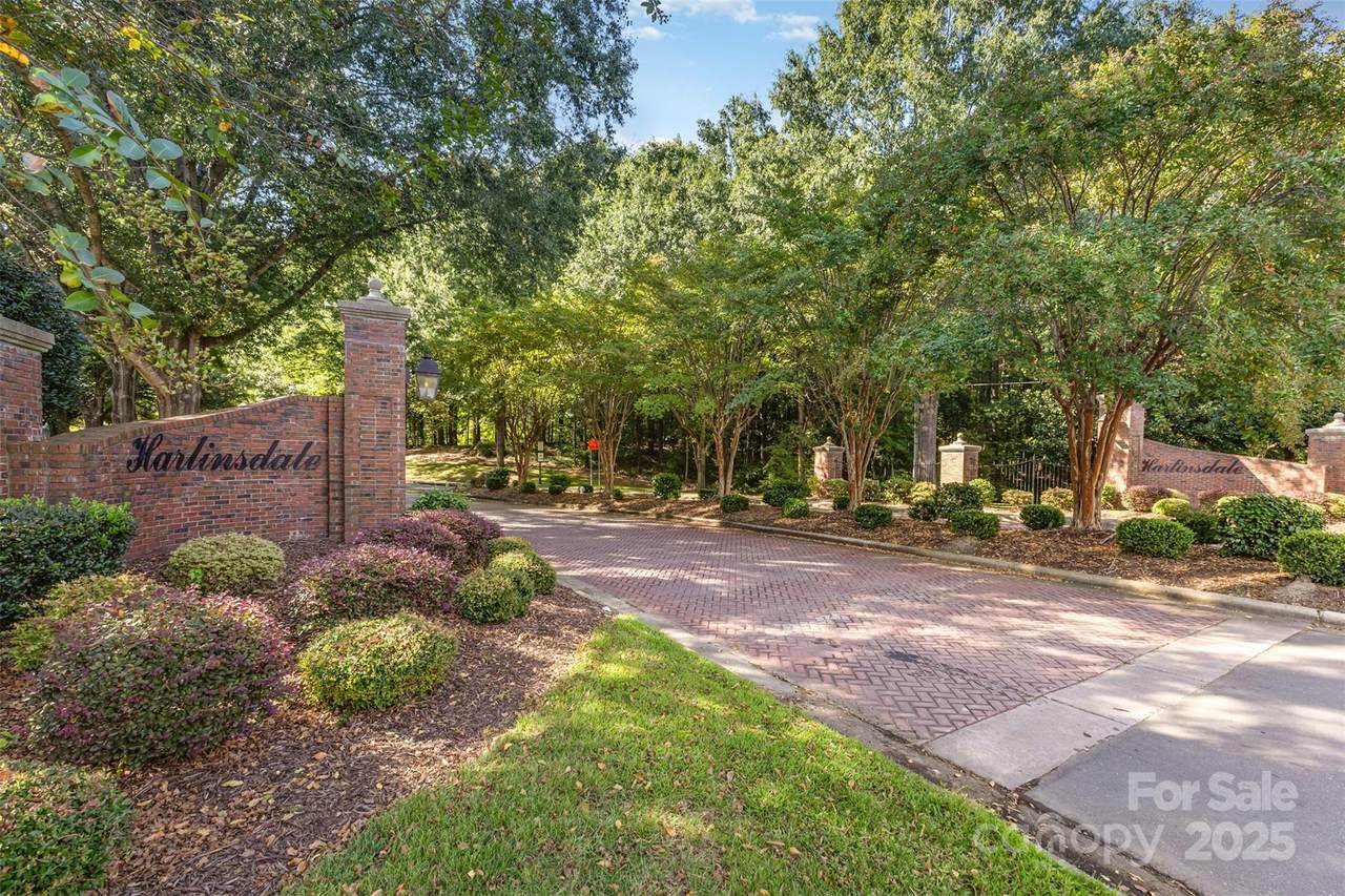 2733 Harlinsdale Drive - Photo 1