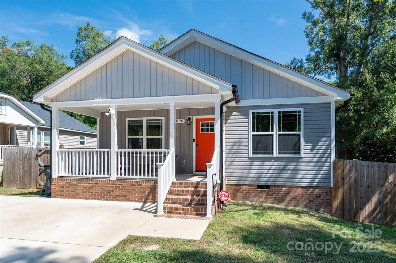 590 Harris Street - Photo 1