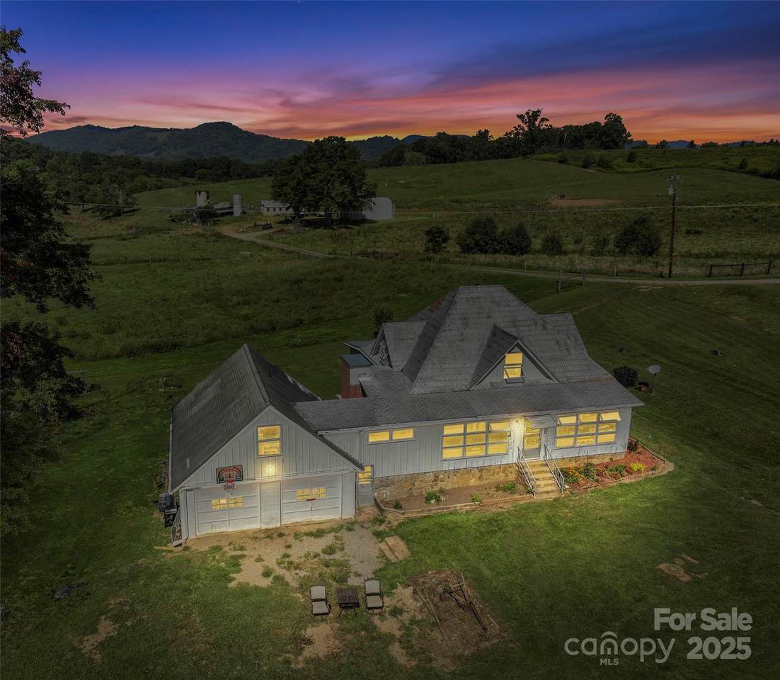 1685 Queentown Road - Photo 1