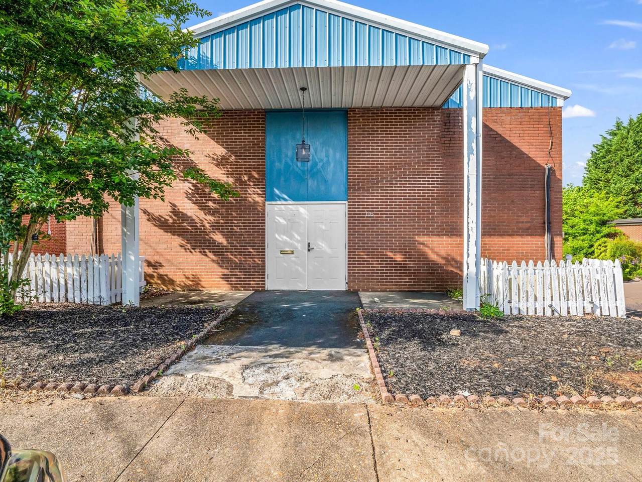 115 Davis Street - Photo 1