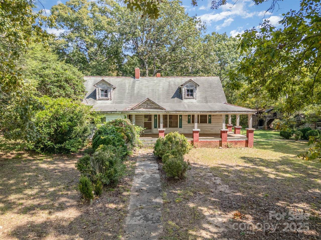 2412 Daves Drive - Photo 1