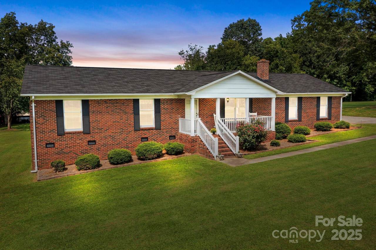 3323 Kelly Road - Photo 1