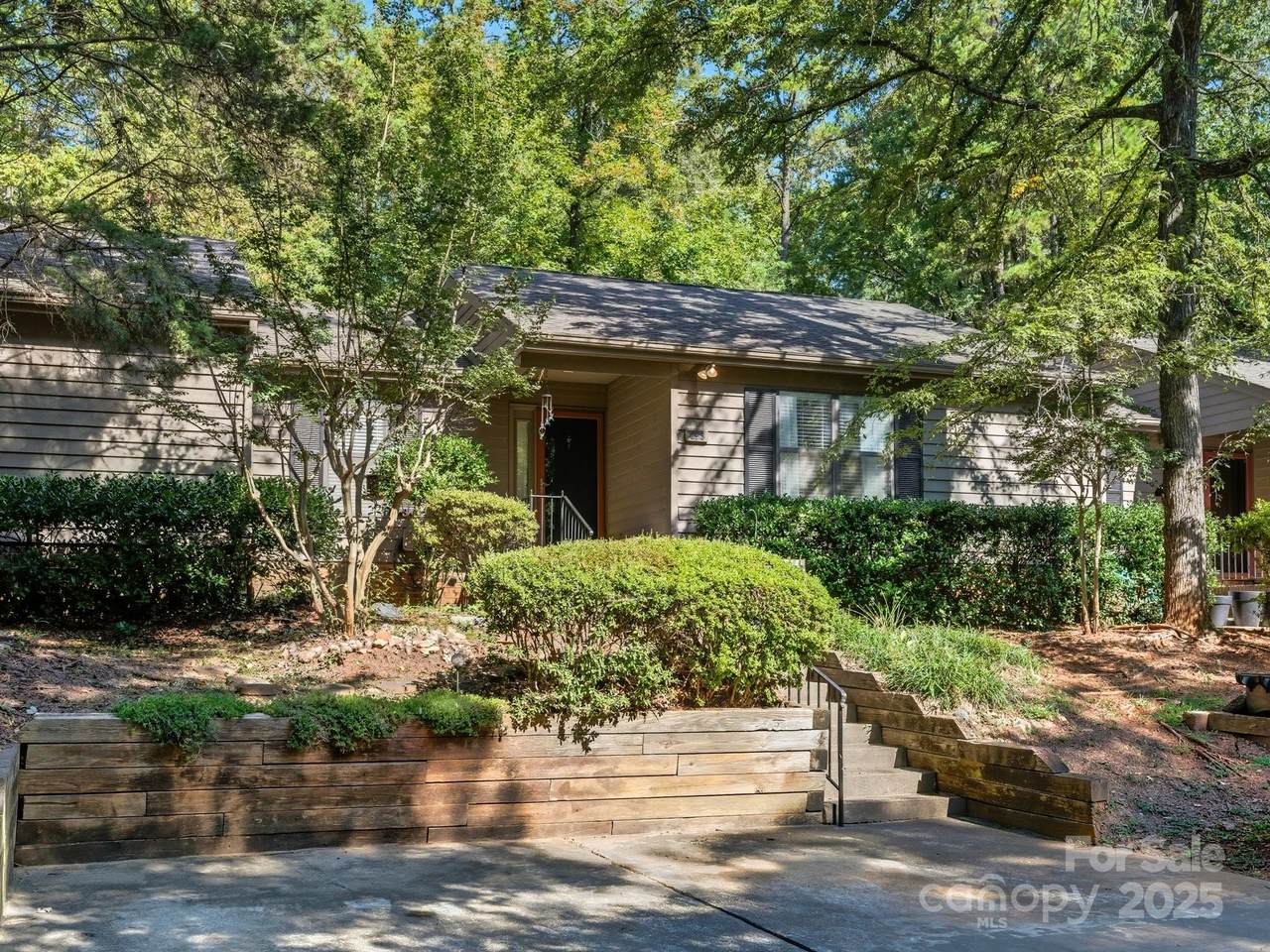 498 Sweetgum Drive - Photo 1
