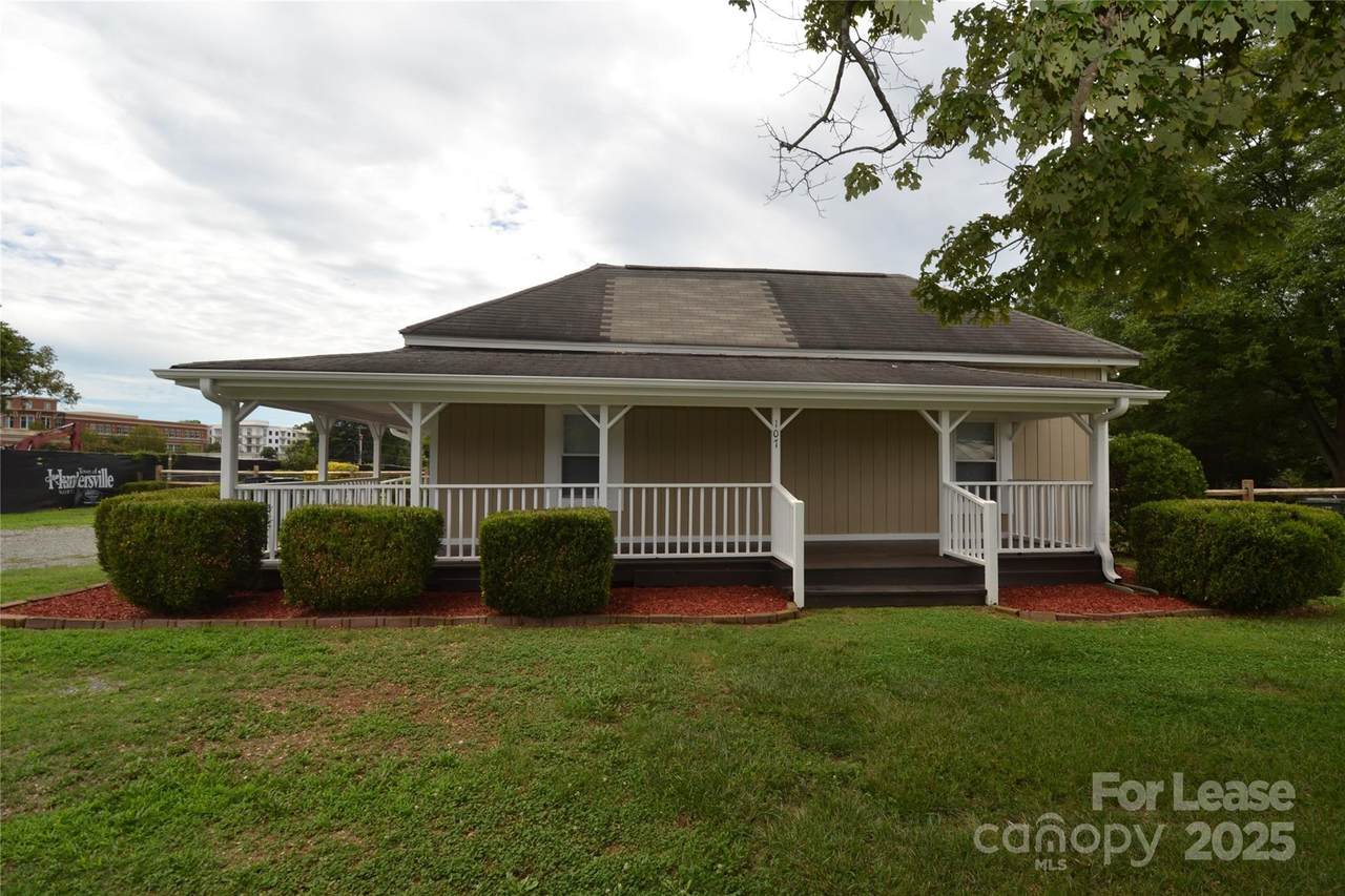 107 Maxwell Avenue - Photo 1