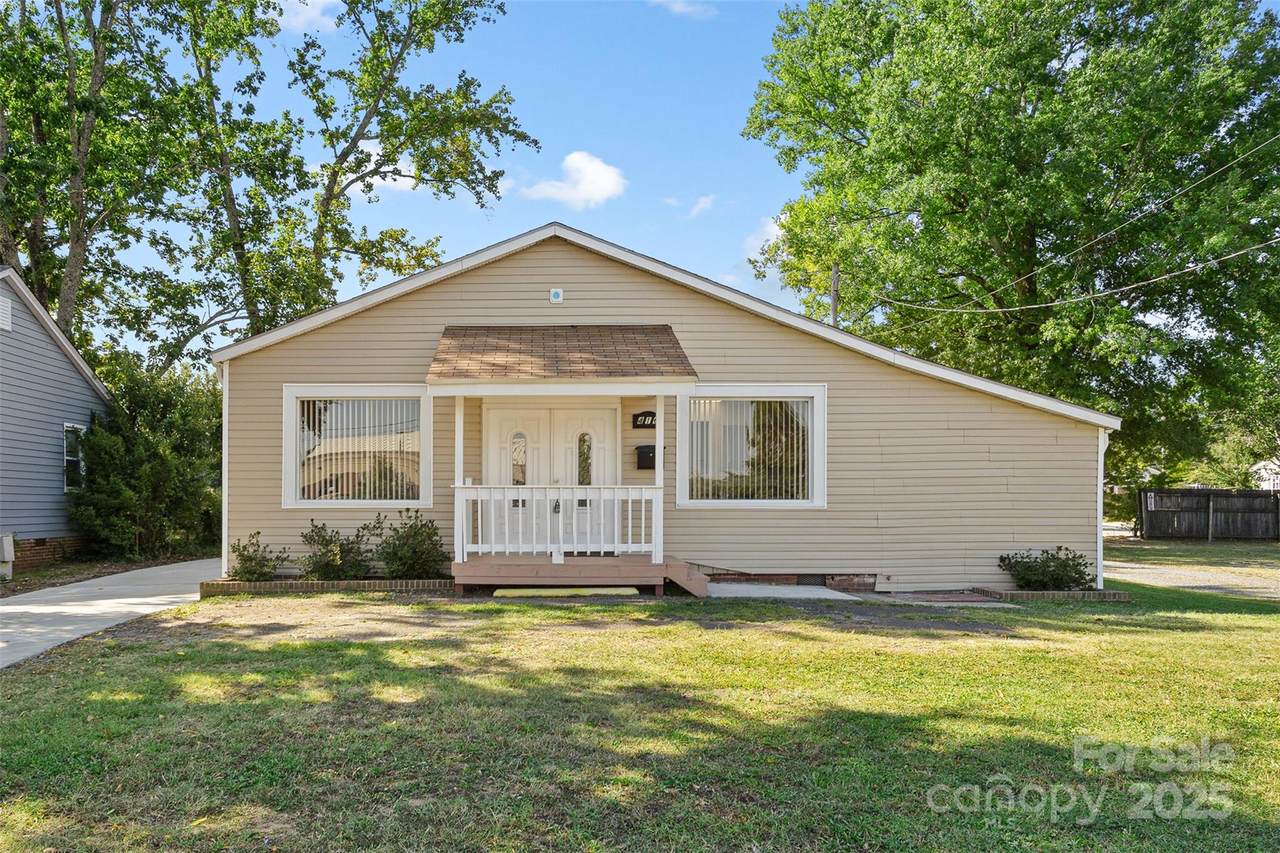 416 Locust Street - Photo 1