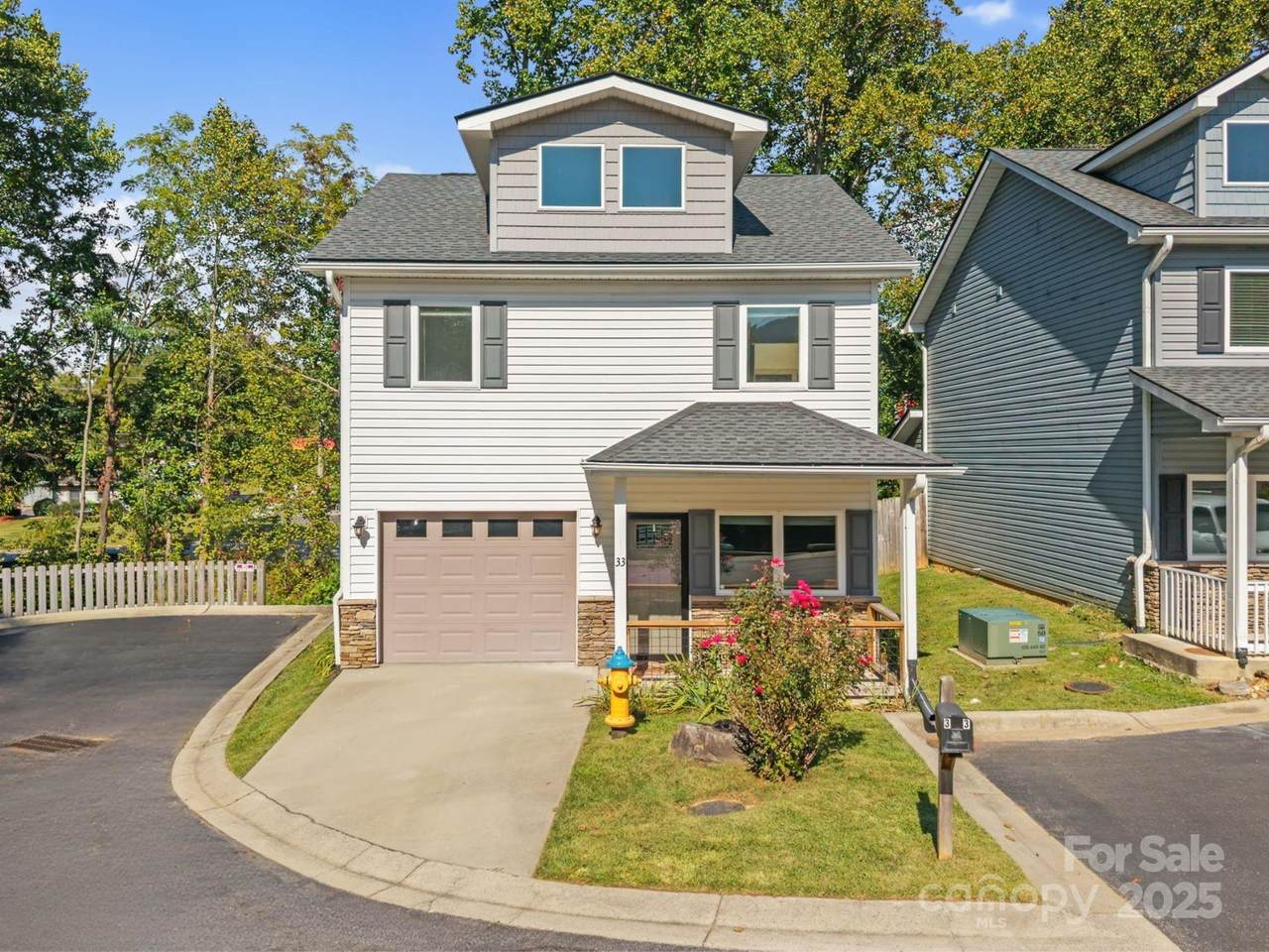 33 English Ivy Road - Photo 1