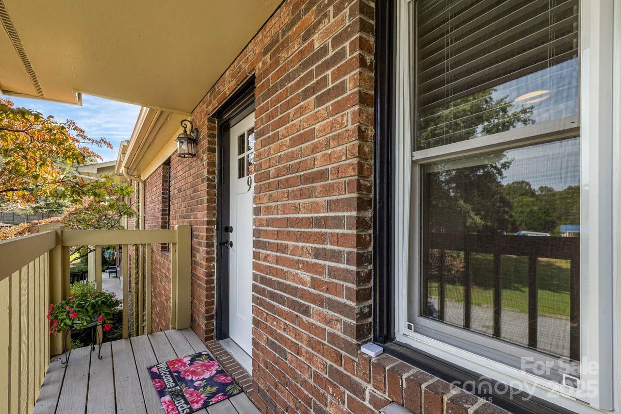 380 Corbly Drive - Photo 1