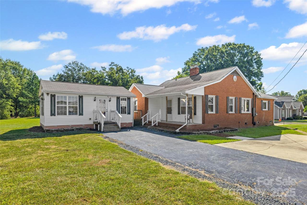 15615 Smith Boyd Road - Photo 1