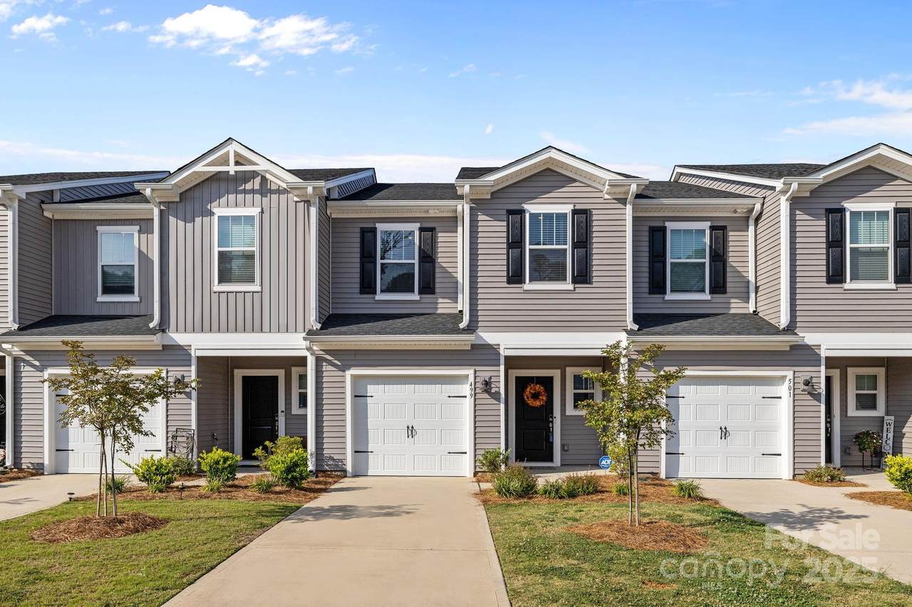 499 Tayberry Lane - Photo 1