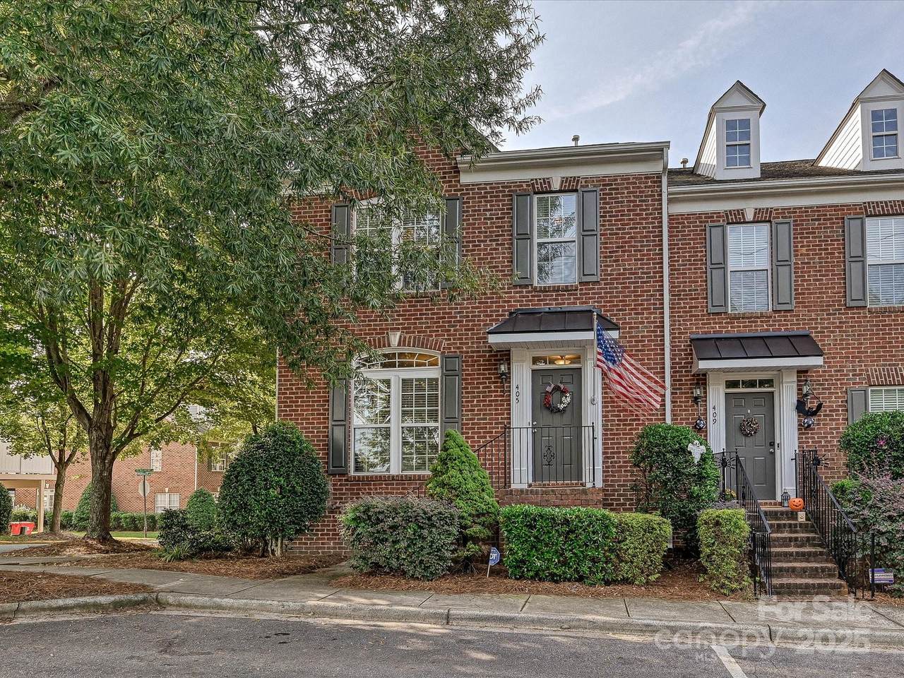 405 Armour Street - Photo 1