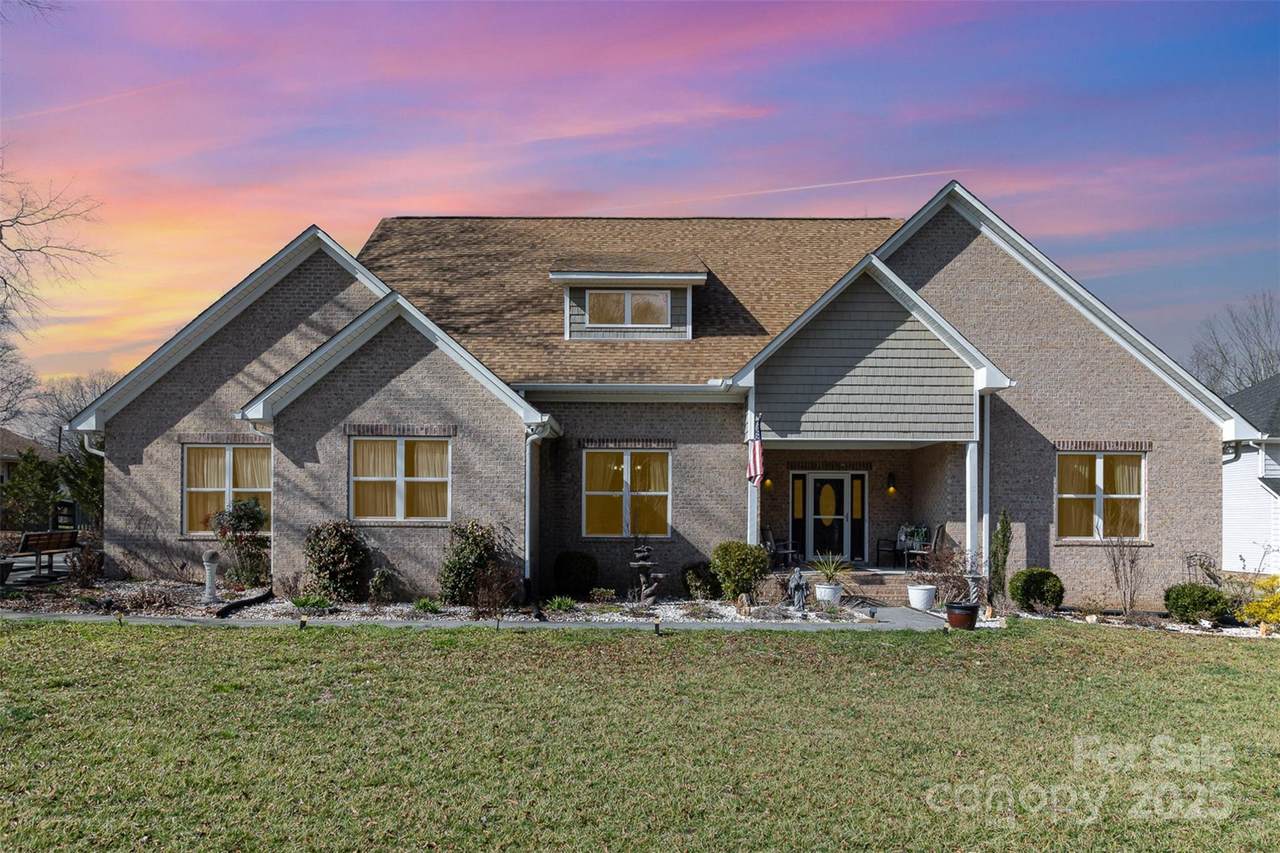 4321 Rolling Acres Road - Photo 1