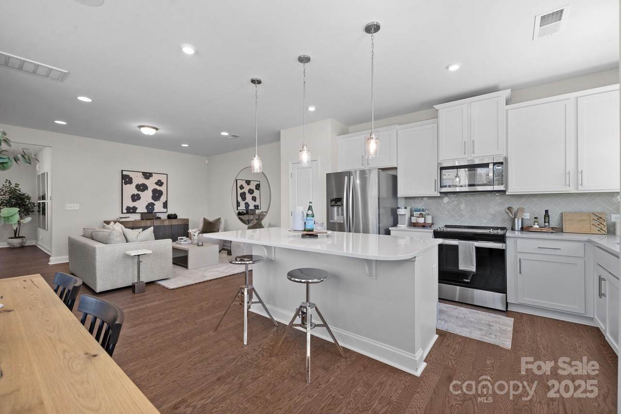 2954 Clyde Drive - Photo 1