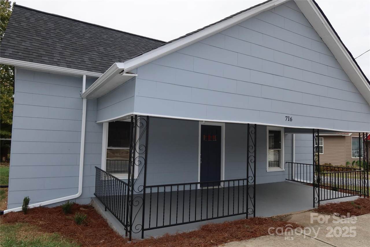 716 Main Street - Photo 1