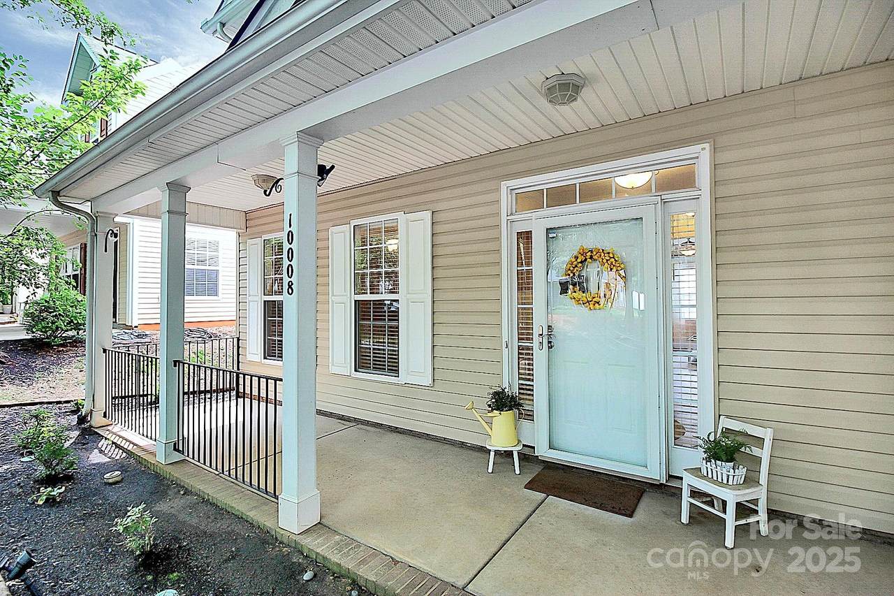 10008 Caldwell Depot Road - Photo 1