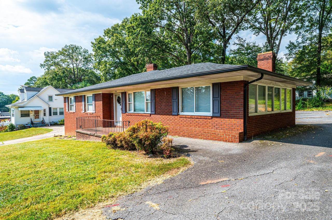 834 3rd Avenue - Photo 1