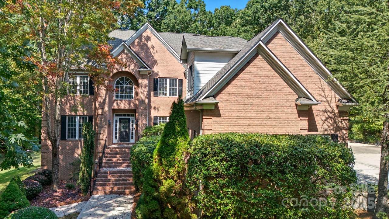 1300 Longleaf Court - Photo 1