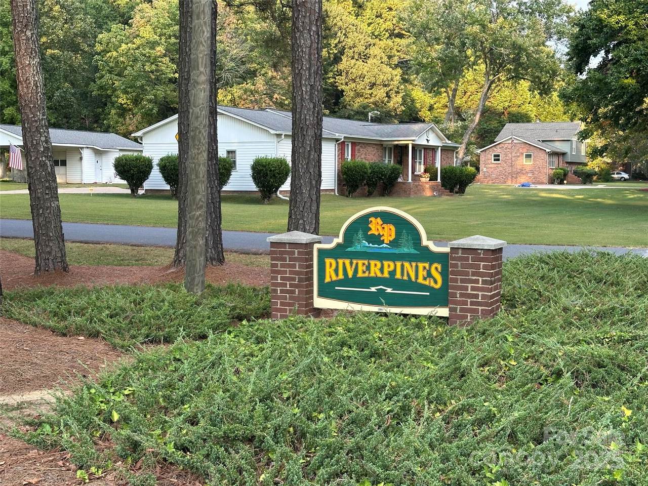 933 Kingswood Drive - Photo 1