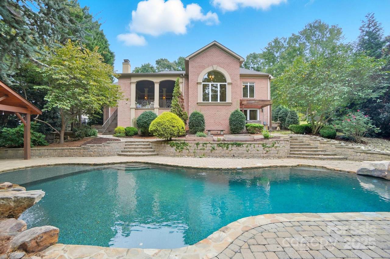 204 Whiterock Drive - Photo 1