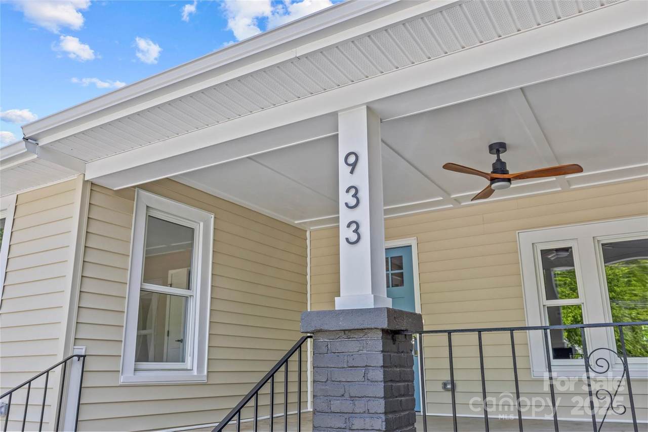 933 Old Charlotte Road - Photo 1